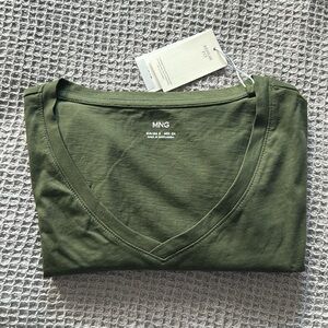 NWT Mango 100% Cotton V Neck Tshirt in Green Size Small